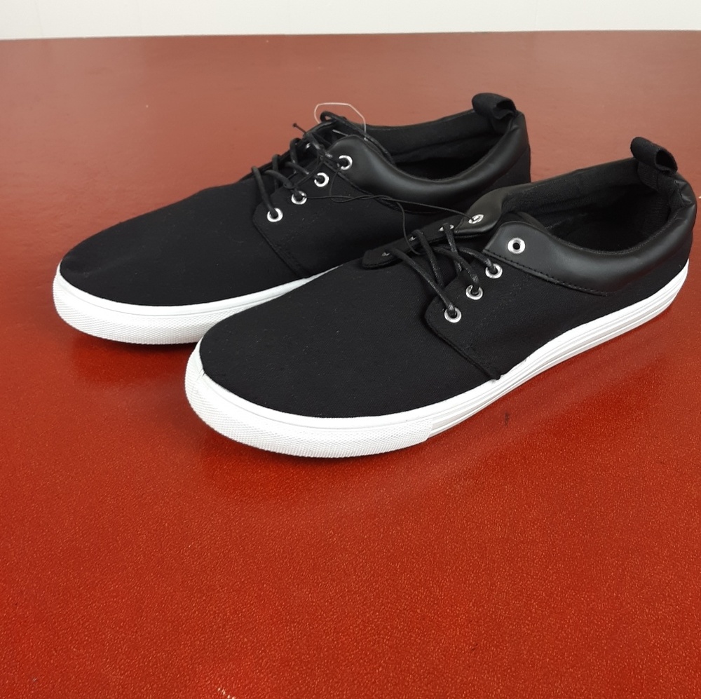 Black/white shoes NWOT